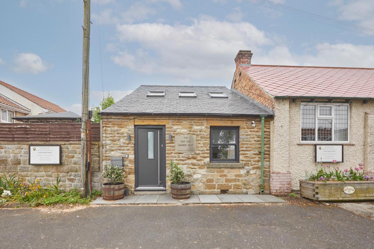 Host & Stay - The Old Jail Barber'S Shop Seamer Экстерьер фото